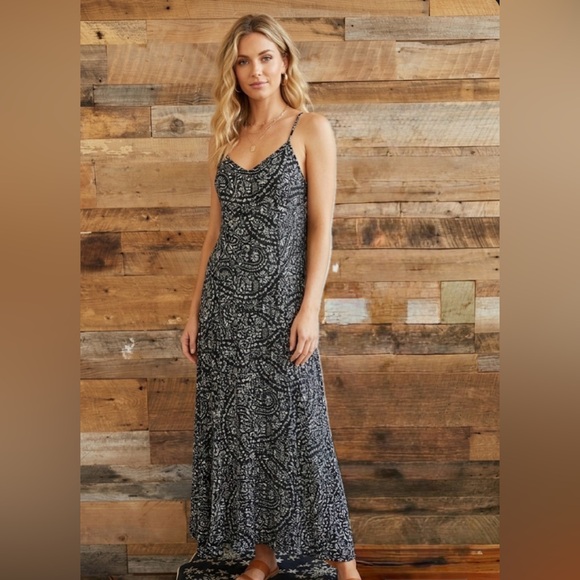 Abercrombie & Fitch Black & White Paisley Lace-Up Back Maxi Dress - Size Medium - Picture 14 of 16